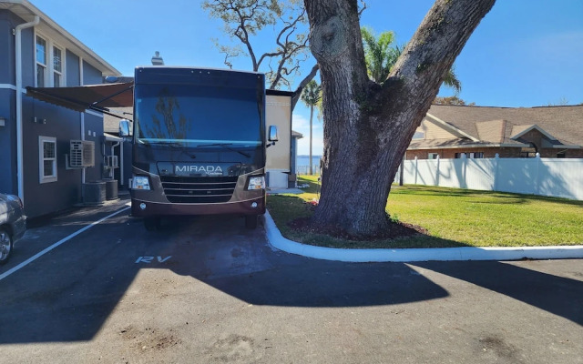 Paradise on lake harris