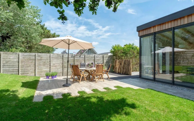 Attractive Home With Terrace