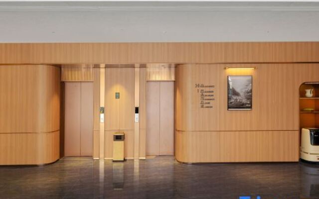 Atour Hotel Luoyang Xigong Shachang Road Subway Station