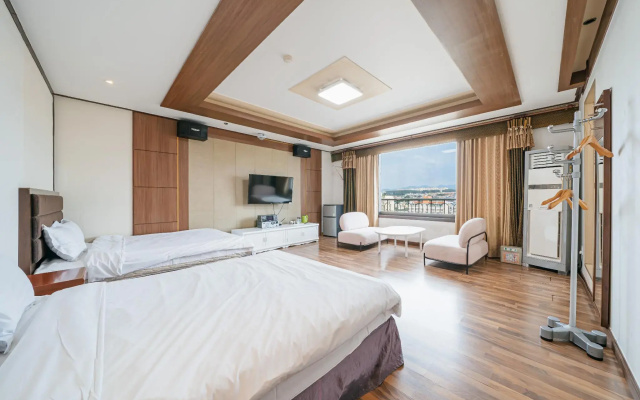 Apple Hotel