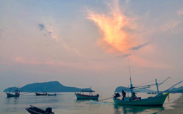 Dolphin Bay Beach Resort