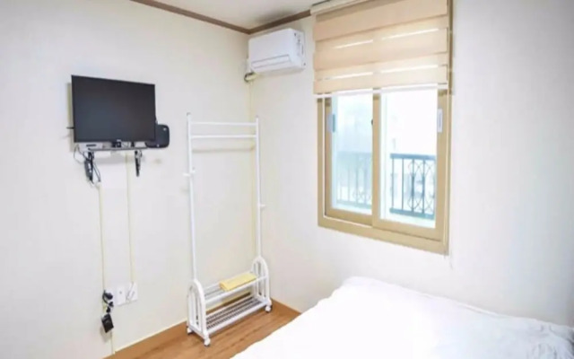 Jeju Joamoru Pension