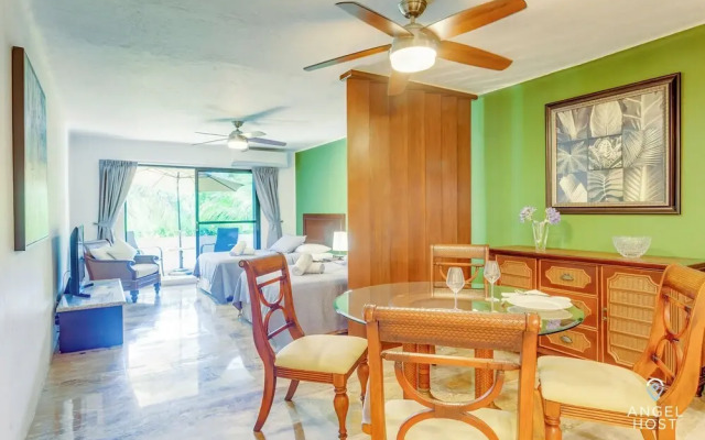Deluxe Suites at Villas Tropical