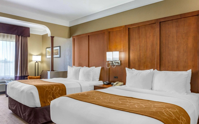 Comfort Suites Plainview