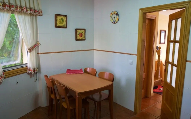 Casa Con Piscina en Perbes