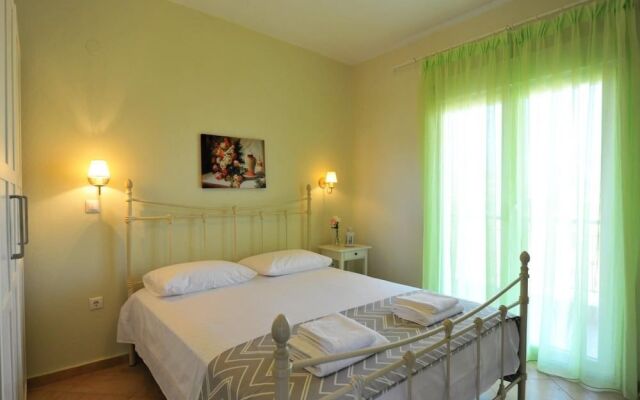 Fotinia Beach House 1st floor - Dionysiou Beac...
