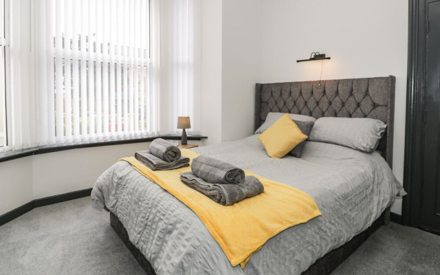 Flat 1, Mona House