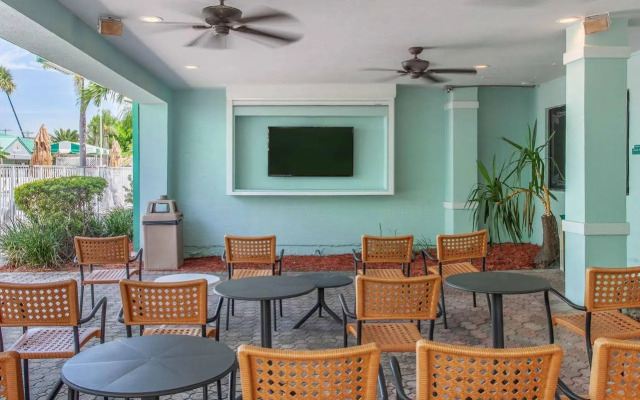 Beachside Hotel & Suites