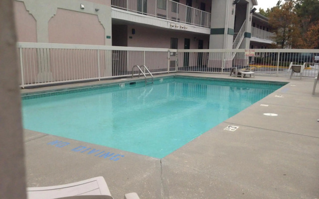 Country Hearth Inn & Suites Augusta