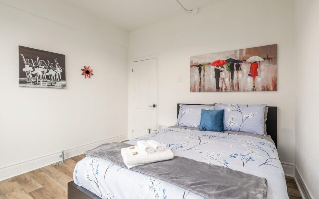 3BR Apt With Netflix - Near King Street
