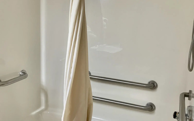 Quality Inn Macomb near University Area