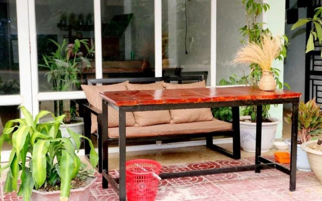 Giang Son Hostel
