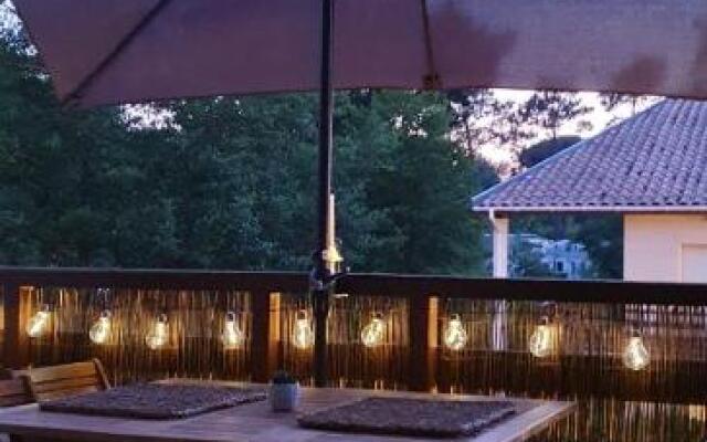 Appartement 2 chambres Balcon Parking privé Centre Village