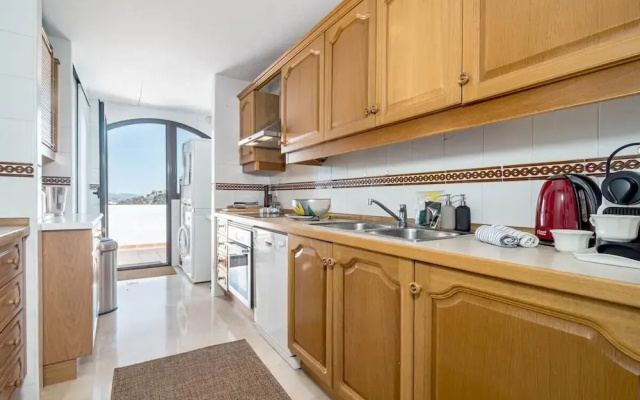 LAG - Spacious Townhouse With Private Jacuzzi
