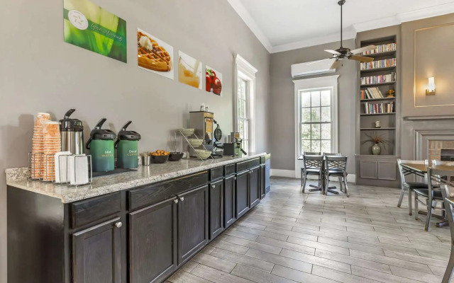 Quality Inn & Suites Santee