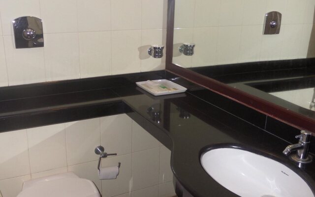 Hotel Elegance, Angamaly
