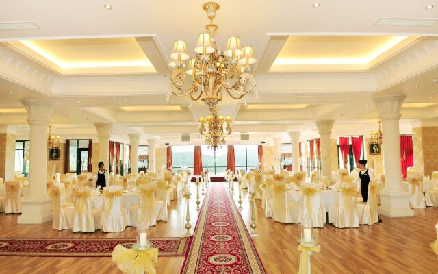 Dalat Edensee Lake Resort & Spa