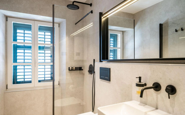 Agape Suite Old Town-Luxury Two Bedroom Apartment