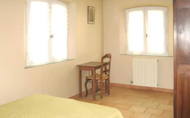 Apartment With one Bedroom in Saint-rémy-de-provence, With Pool Access
