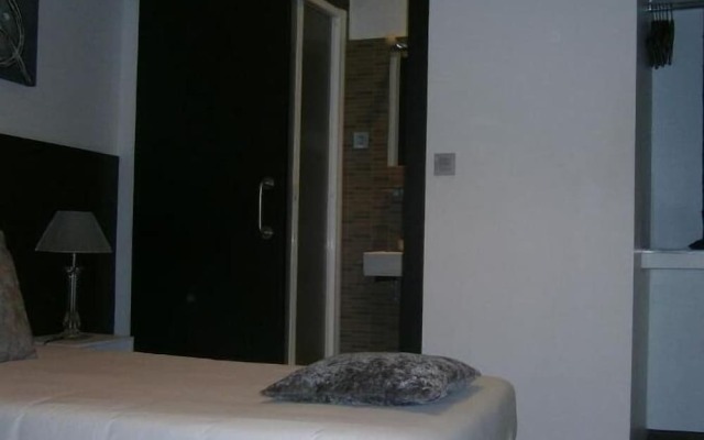 THC Latina Hostel