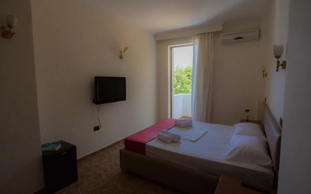 Paradise Lukova Hotel