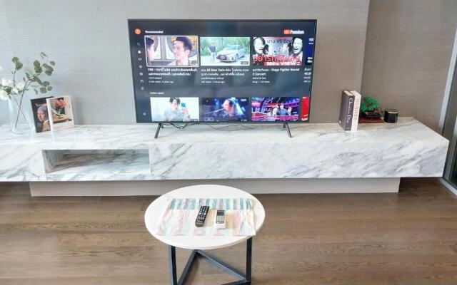 Luxury Apartment Queen Sirikit Asok Termianl 21