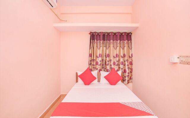 OYO Flagship 11419 Surya Residency