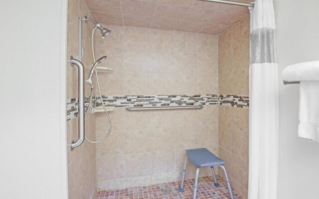 Baymont by Wyndham Boston Heights/Hudson