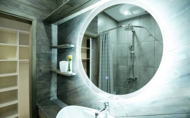 Moskovskij 18/2 Odnokomnatnye apartamenty-studija rjadom s Kadetskim uchilischem