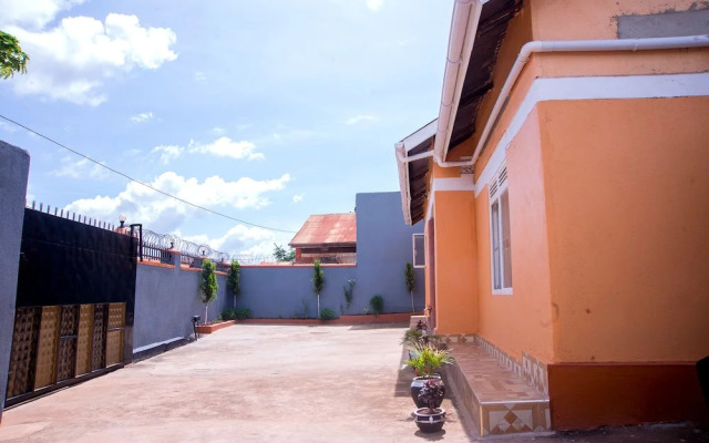 Lovely 3-bed House - Prosper House- Entebbe Road