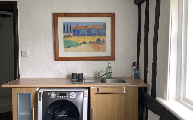Captivating 1-bed Apartment in Newmarket