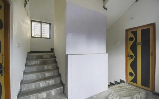 H B Guest House by OYO Rooms