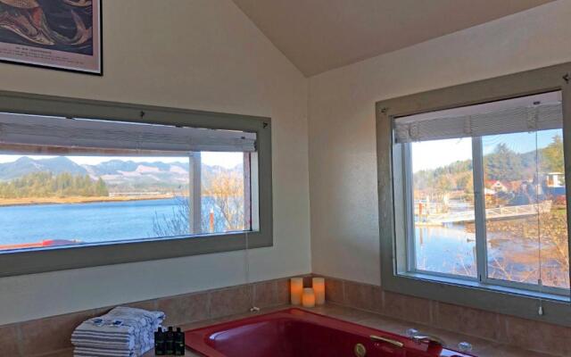 Wheeler on the Bay Lodge & Marina