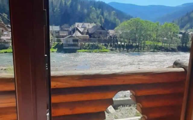 "Обійми гір"Котеджі