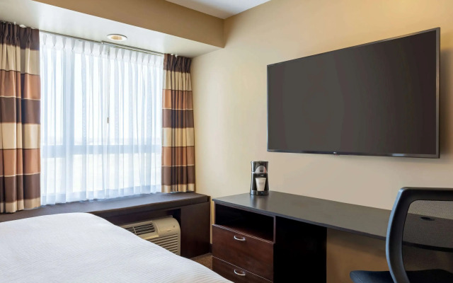 Microtel Inn & Suites by Wyndham Weyburn