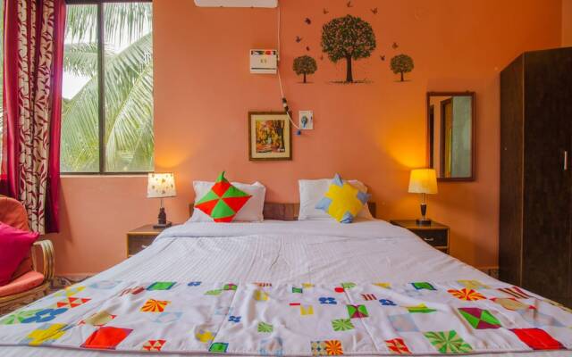 OYO 15697 Home Colorful Studio Candolim Beach