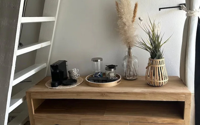 Palm Beach Vacaysuites - Bamboo Suite - Studio