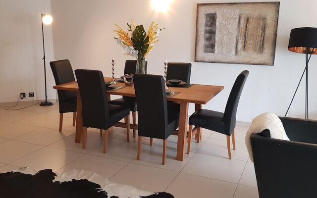 citycentre lake view apartment