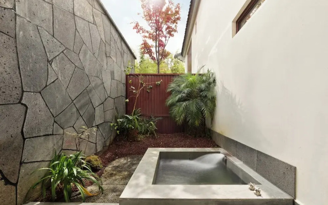 Angsana TengChong