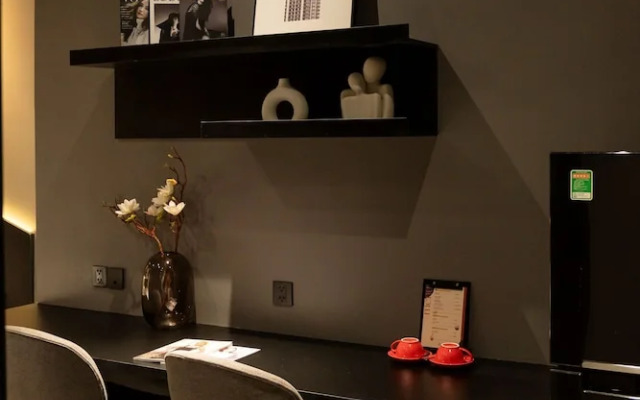 Kin Wander Tan Binh, The Mountain