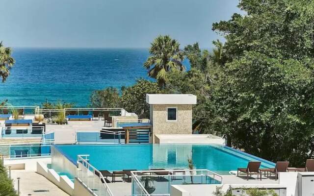 Playa Laguna Beach Condos