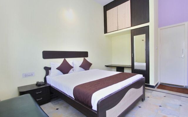 OYO 9060 Sri Sai Guest Inn