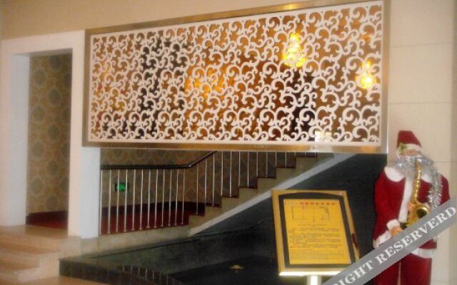 Quzhou Crown Holiday Hotel