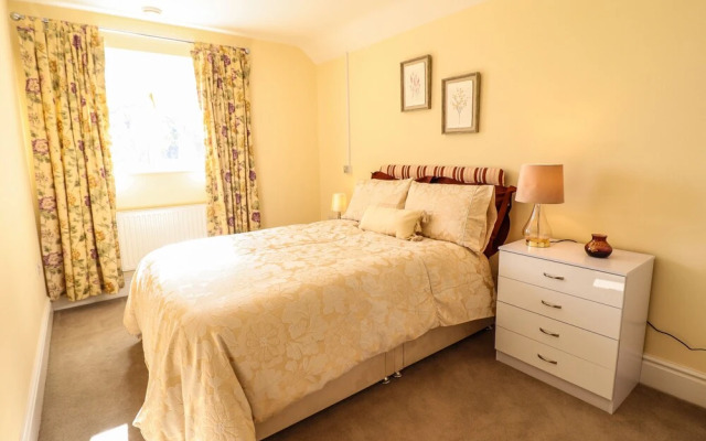 Maesbury Manor