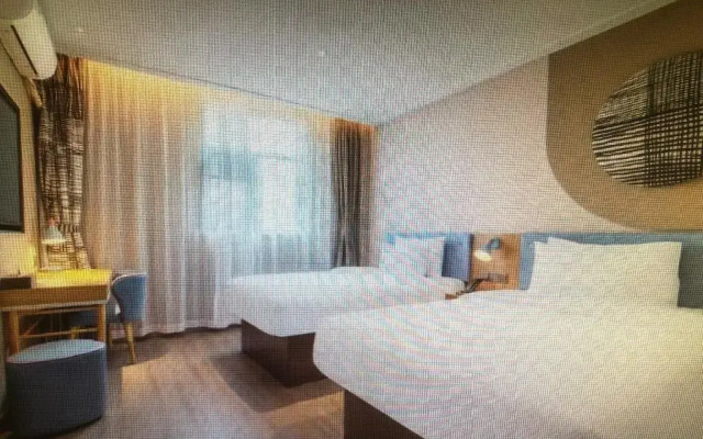 Home Inn Dongfeng Square