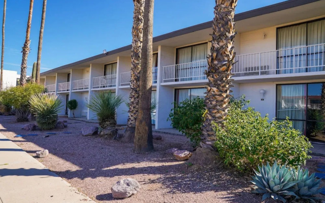 Ocotillo Apartments & Hotel