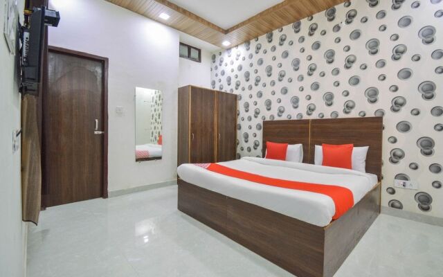 OYO 43708 Hotel Grand Inn