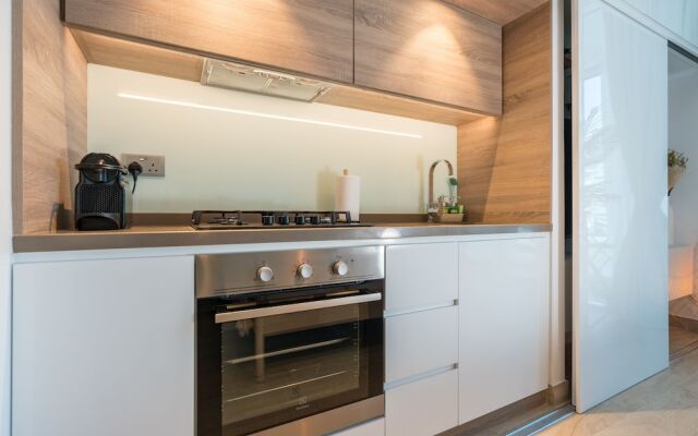 Stunning 1bedroom With Balcony in Al Habtoor City