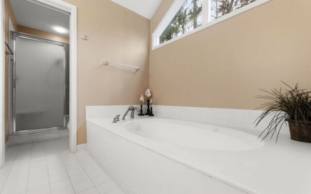 Southern Soleil 5 Bedroom Holiday Home