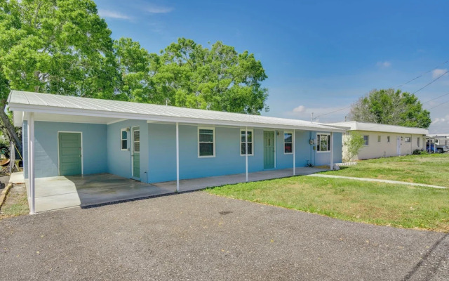 Waterfront Okeechobee Getaway w/ Backyard Dock!